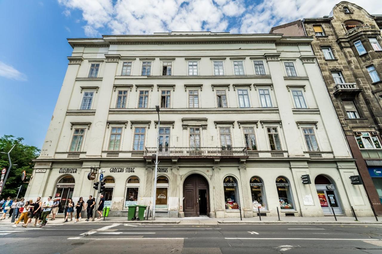 Simply The Best Location Budapest Eksteriør billede